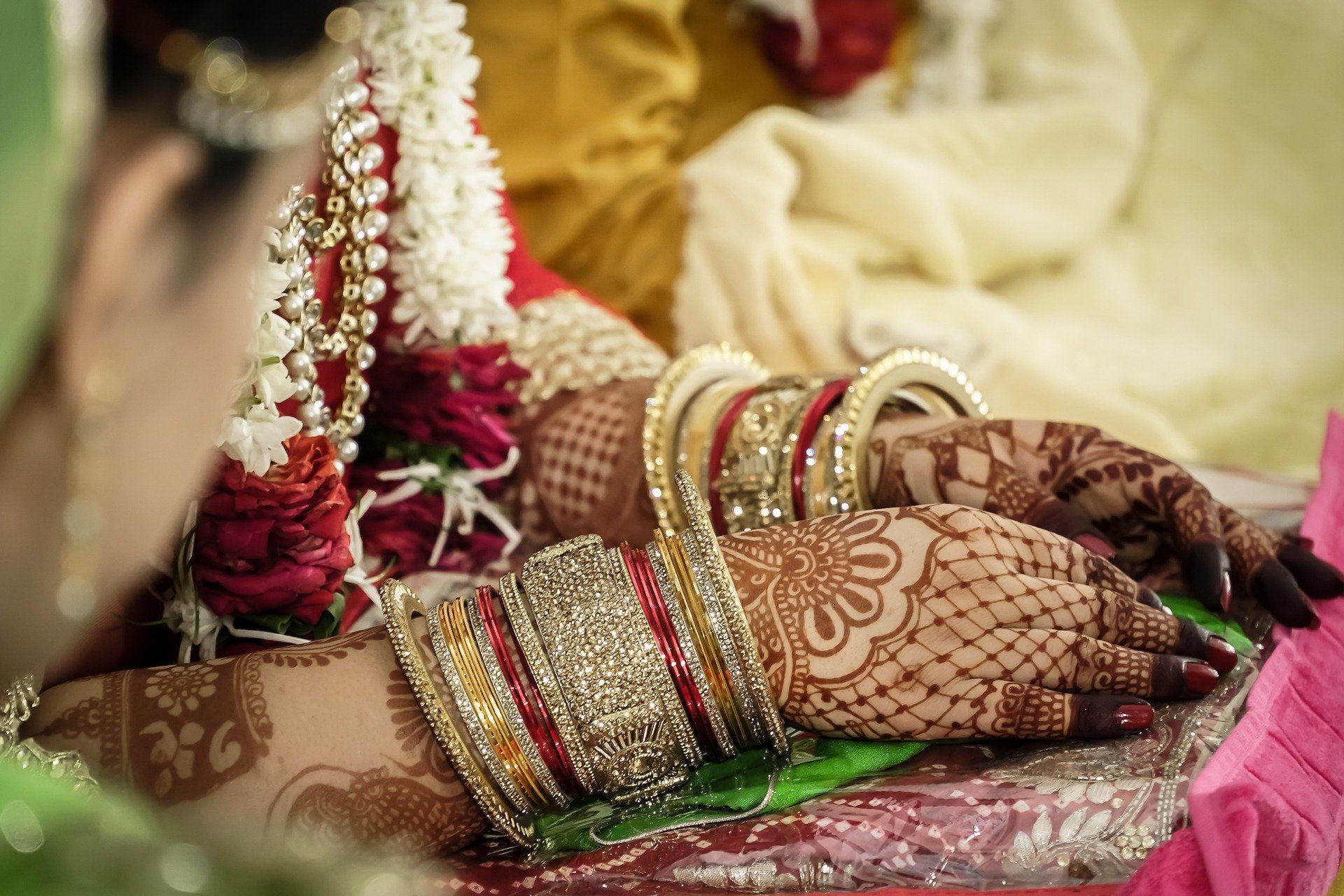 मन्त्री नै स्वास्थ्य मापदण्डको उल्लंघन गर्दै, छोरीको विवाहमा हजारौ जन्ती